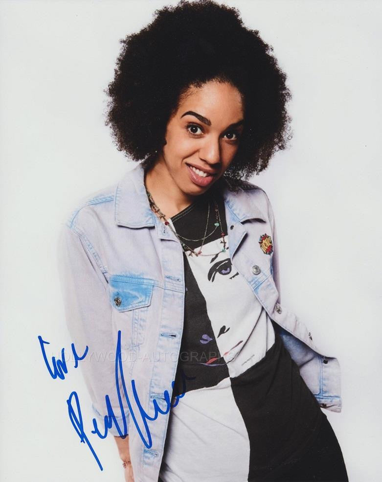 PEARL MACKIE - Bill - Doctor Who (Full Signature)