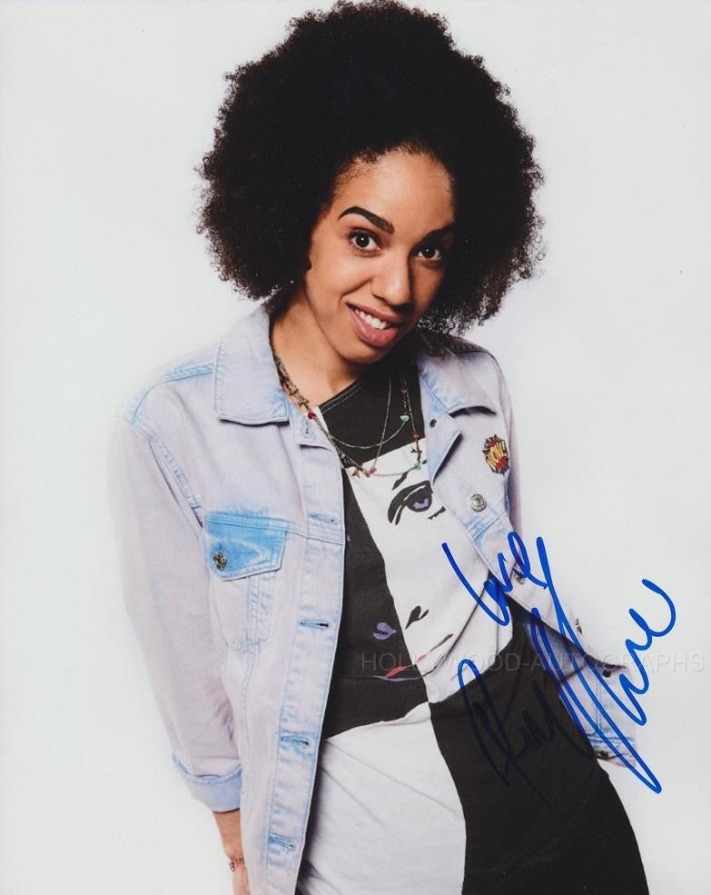 PEARL MACKIE - Bill - Doctor Who (Full Signature)